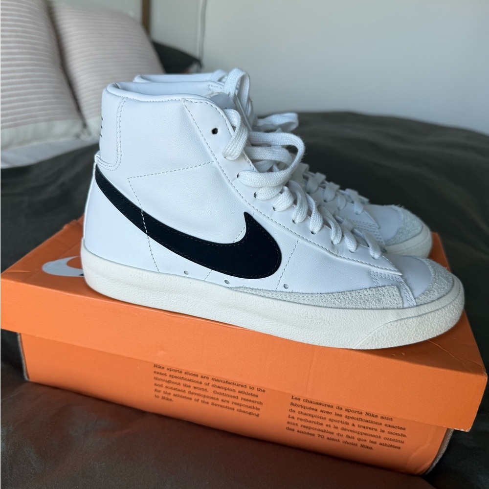 Nike Blazer Mid ’77 Women’s 8 White Black sneakers Worn Once Classic High Tops - Picture 4 of 8
